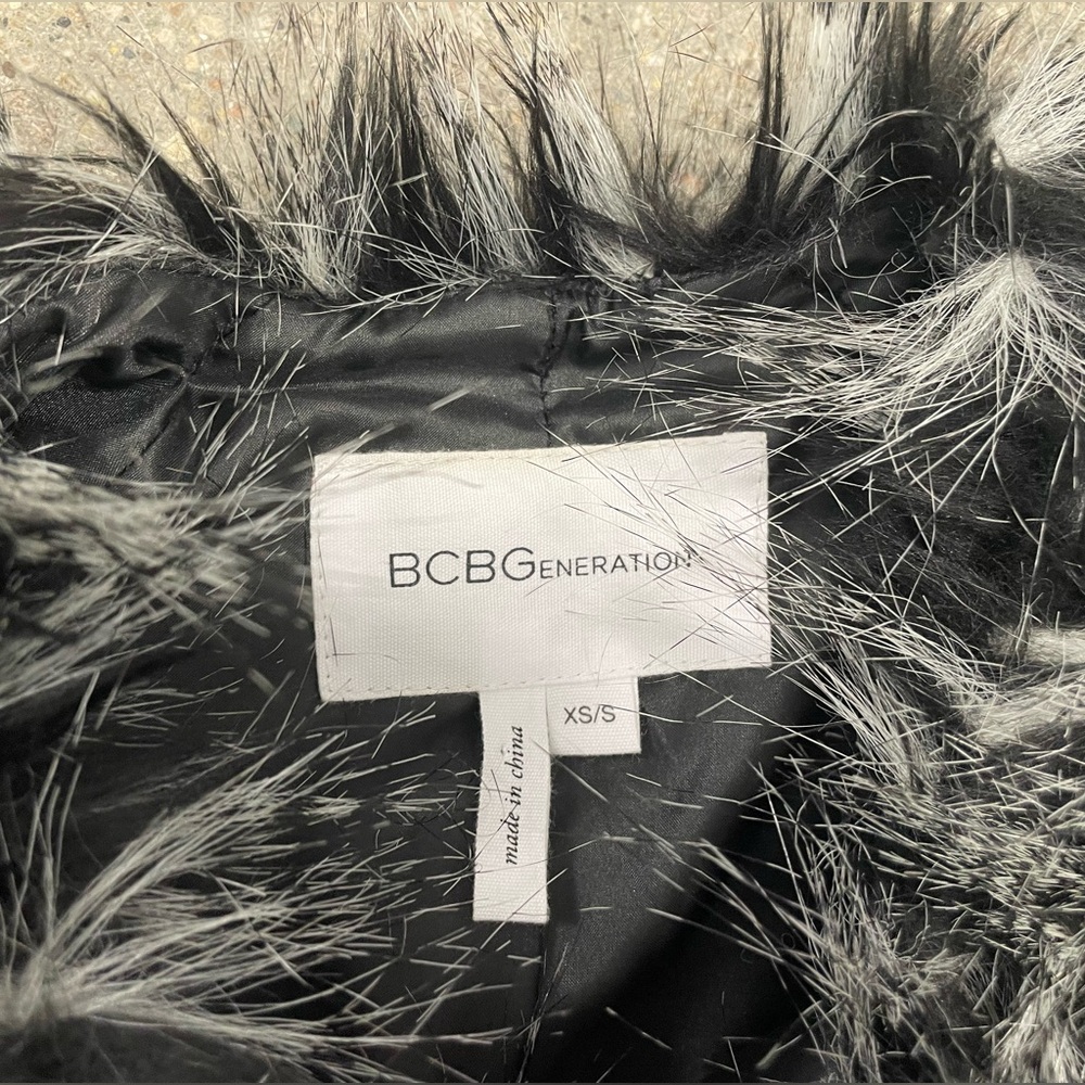 BCBG Faux Feather Jacket/Vest size XS/S - Picture 11 of 11